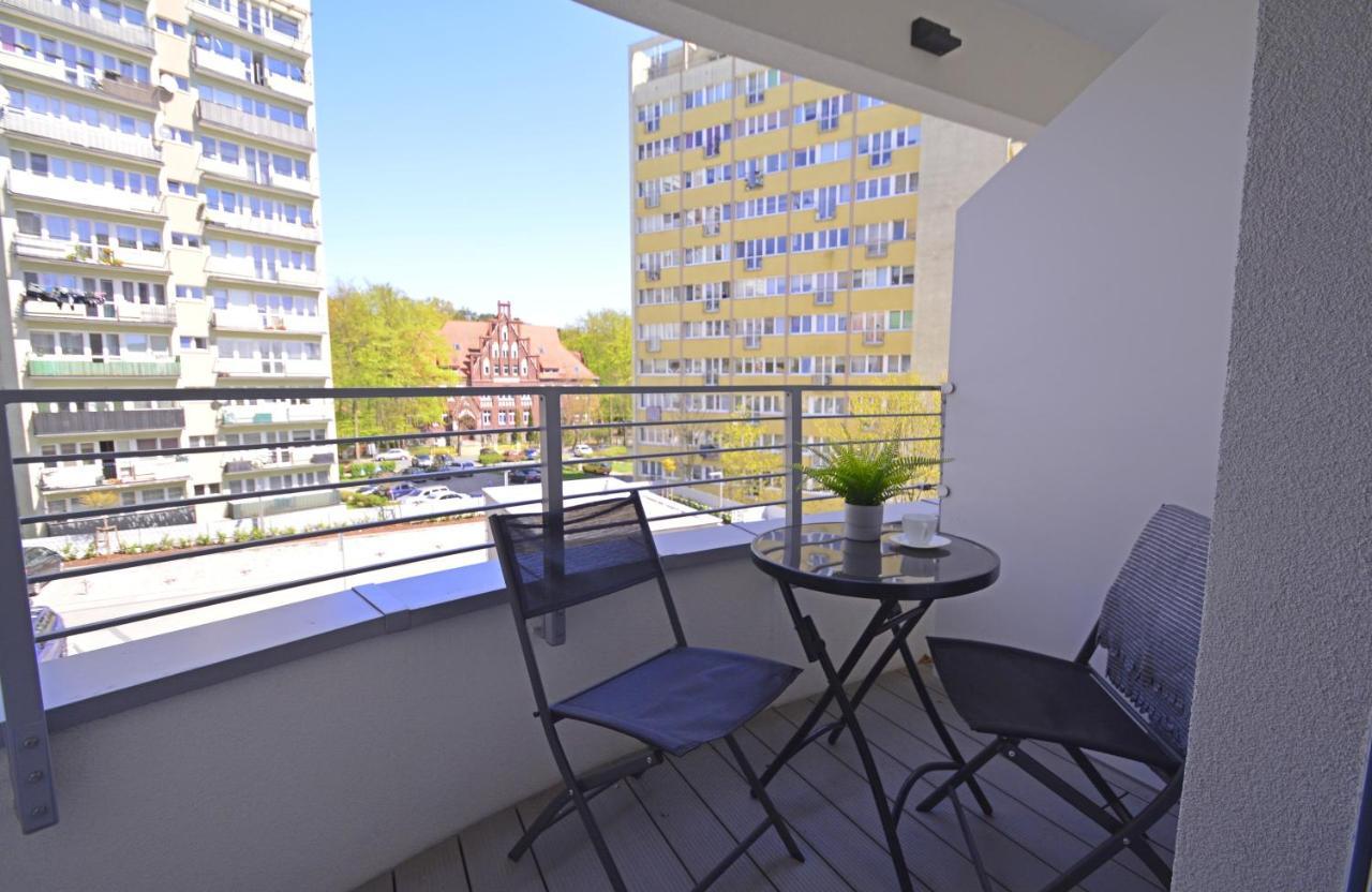 Apartamenty Bryza - Osiedle Sun Towers 38-39, Parking W Garazu Swinoujscie Exterior photo